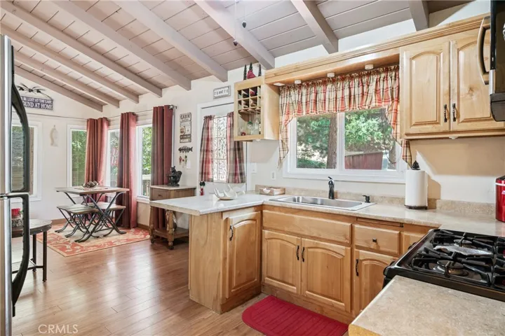 467 Thousand Pines Road, Crestline, California 92325