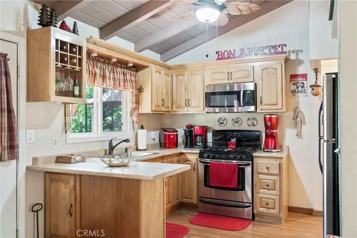 467 Thousand Pines Road, Crestline, California 92325