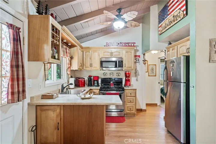467 Thousand Pines Road, Crestline, California 92325