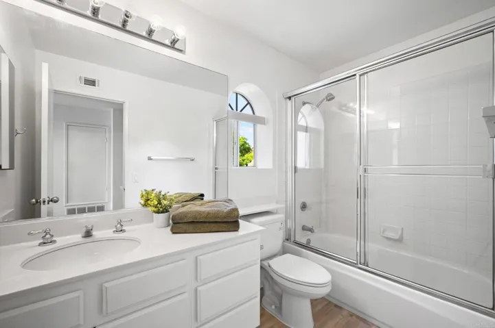 33 Alcoba, Irvine, California 92614
