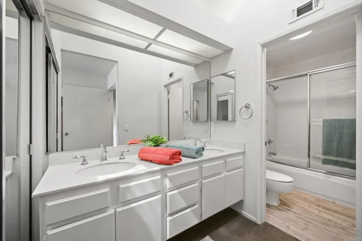 33 Alcoba, Irvine, California 92614