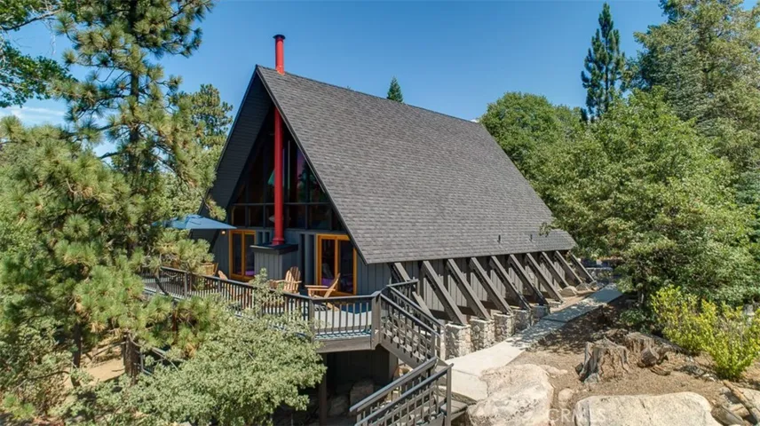 825 Antler Drive, Lake Arrowhead, California 92352