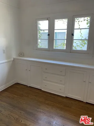 325 N Mansfield Avenue, Los Angeles, California 90036