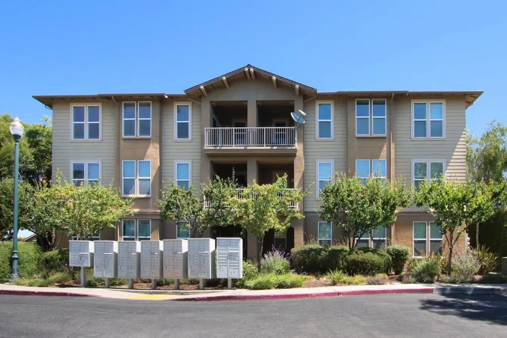 212 Pacifica Boulevard 301, Watsonville, California 95076 home-pic-1