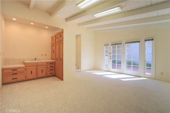 Guest suite with separate entrance