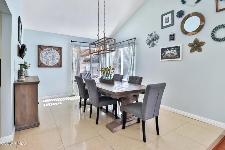 bLiving and Dining5