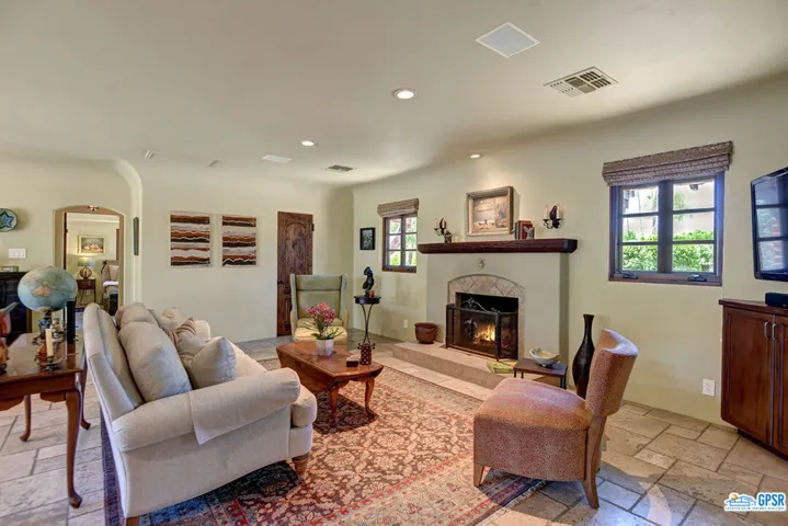 720 E Paseo El Mirador, Palm Springs, California 92262