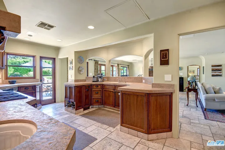 Open Kitchen