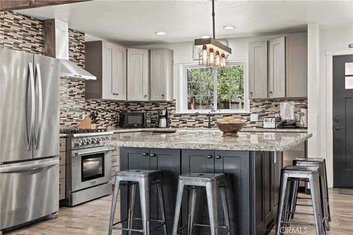 Entertaining Gourmet Kitchen