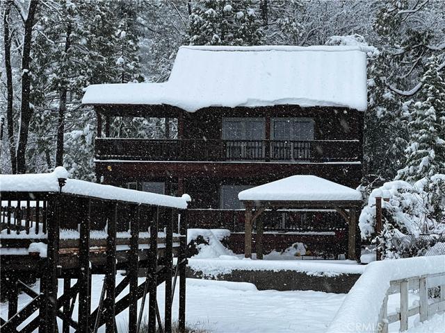 Make you own Snowman! Badger Pass Ski Area just 39 miles away!