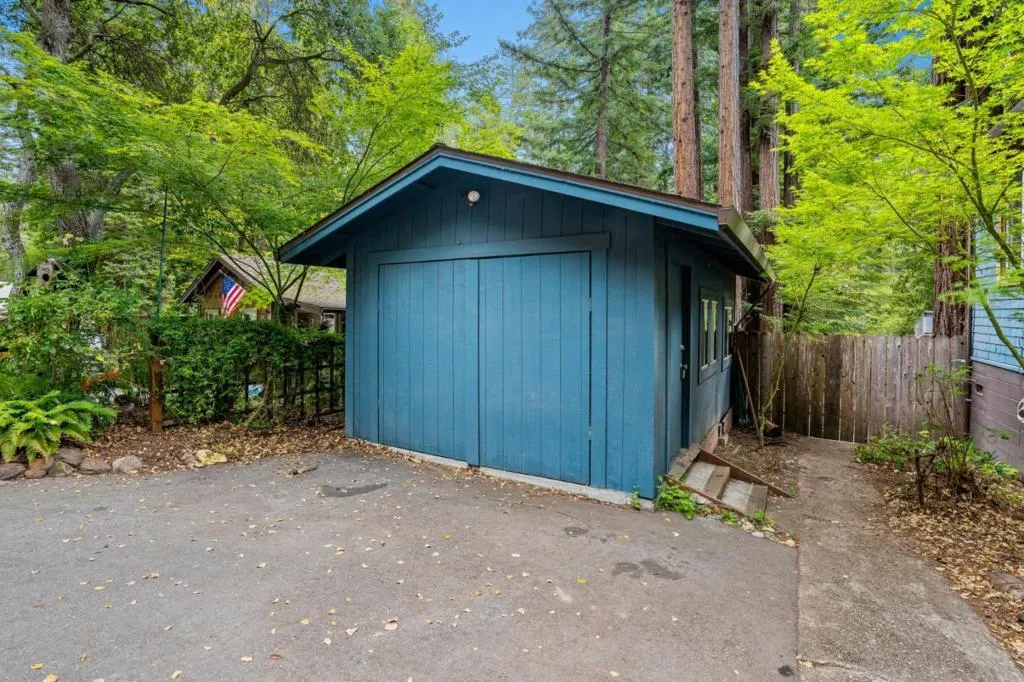 564 Lilac Avenue, Boulder Creek, California 95006 home-pic-37