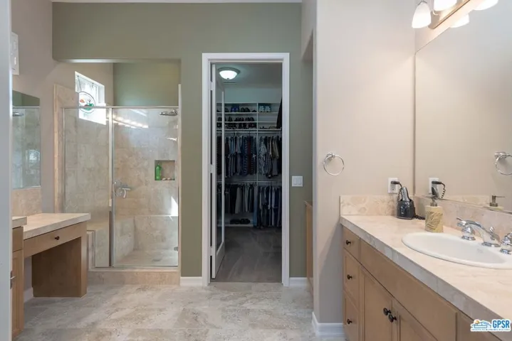 Primary Bath w/Dual Vanities