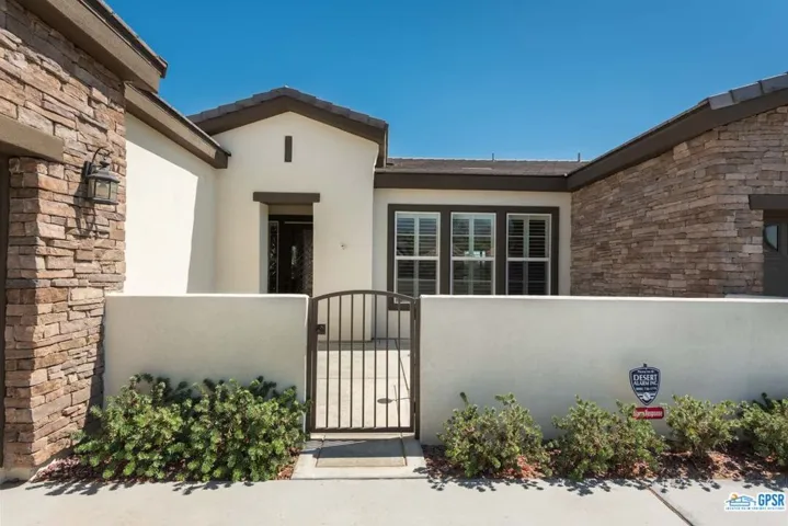 Private Courtyard Entry