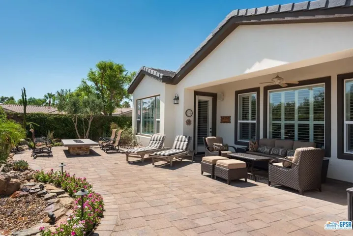 Generous Rear Yard