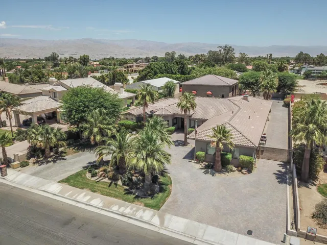 circular driveway