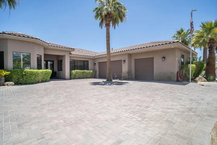 3 Car Garage