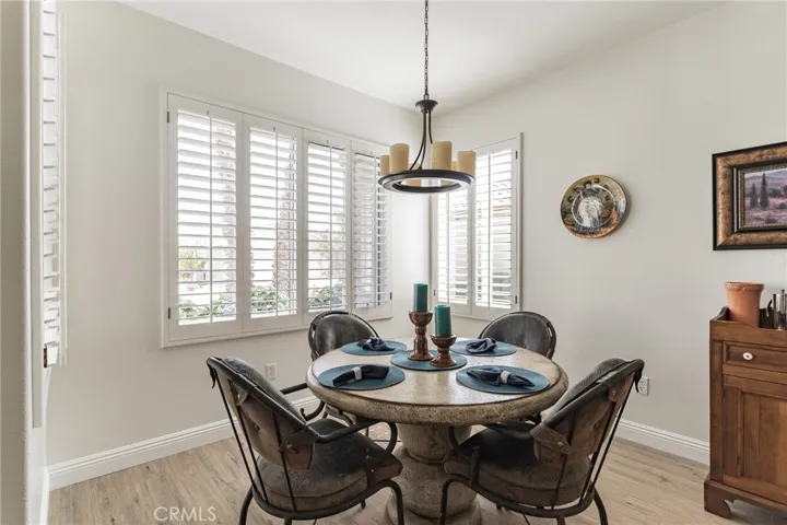 BREAKFAST NOOK