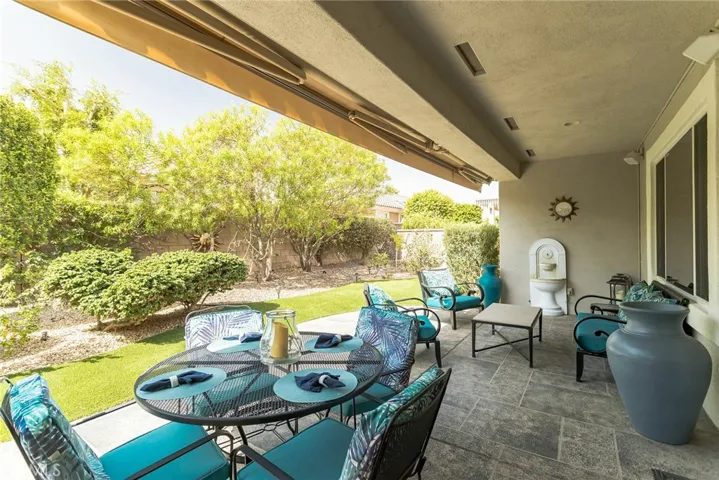 COVERED PATIO WITH AUTO-EXTENSION AWNINGS