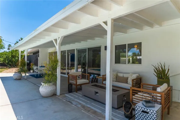 278 N Sunset Way, Palm Springs, California 92262
