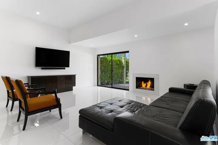 1627 Paseo De La Palma, Palm Springs, California 92264