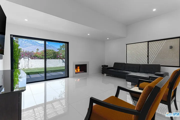 1627 Paseo De La Palma, Palm Springs, California 92264