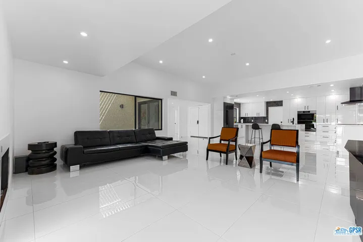 1627 Paseo De La Palma, Palm Springs, California 92264