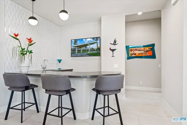Built in wet bar