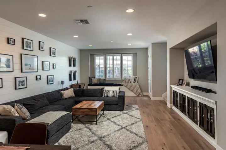 196 E Main Avenue, Morgan Hill, California 95037