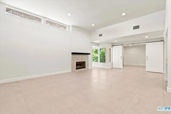 1433 Versailles Drive, Palm Springs, California 92264