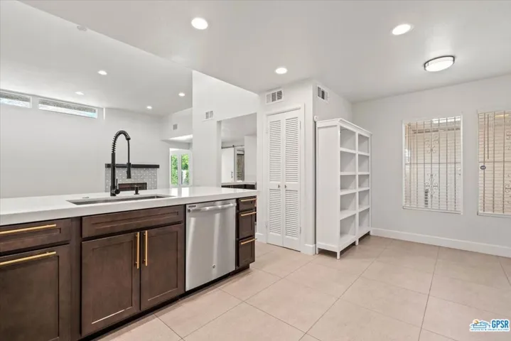 1433 Versailles Drive, Palm Springs, California 92264