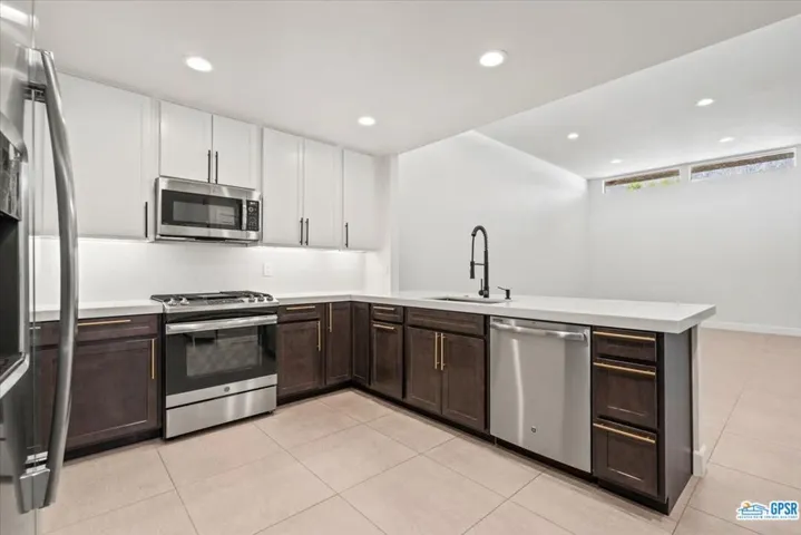 1433 Versailles Drive, Palm Springs, California 92264