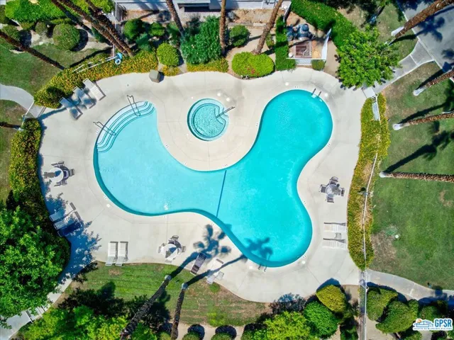 1433 Versailles Drive, Palm Springs, California 92264