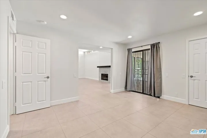 1433 Versailles Drive, Palm Springs, California 92264