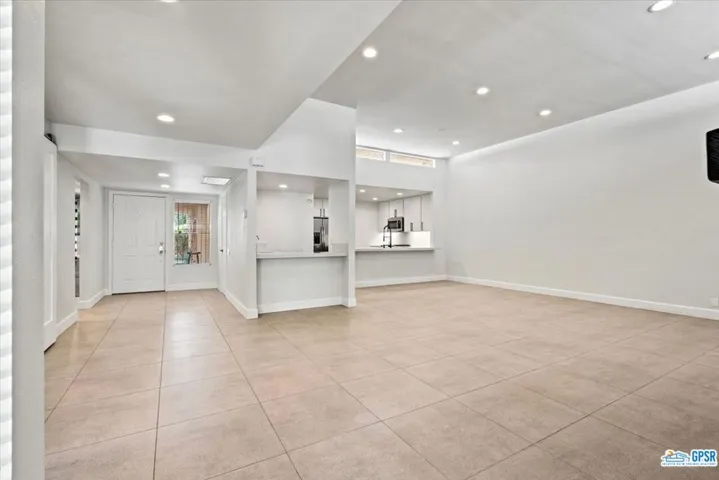 1433 Versailles Drive, Palm Springs, California 92264