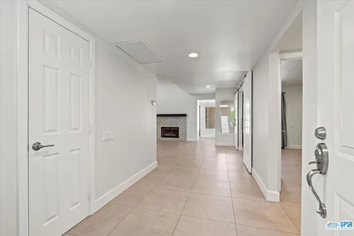 1433 Versailles Drive, Palm Springs, California 92264