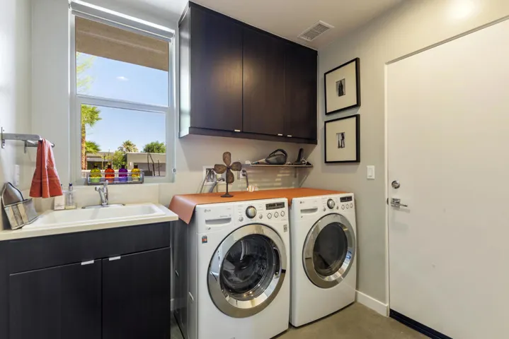 018_Laundry room