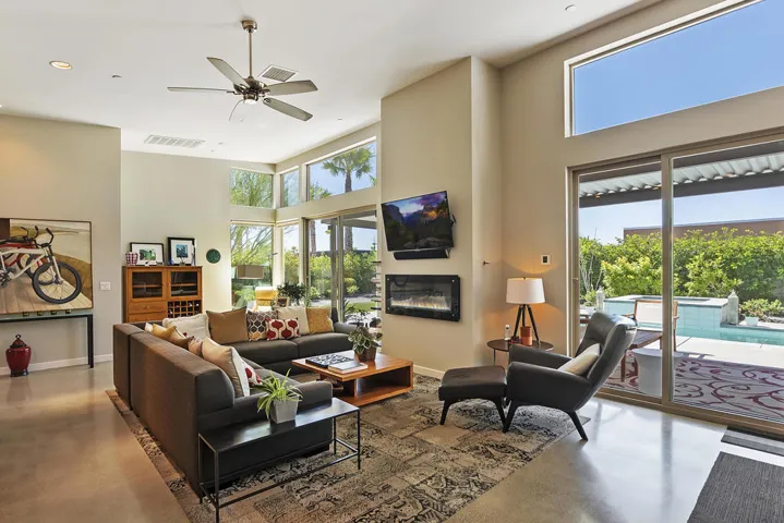 009_Living Room