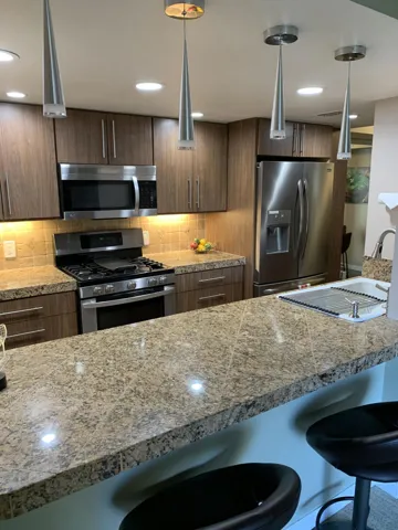 Light and Bright Kitchen