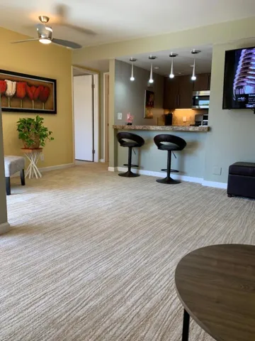 Large Living Space-Kitchen Bar