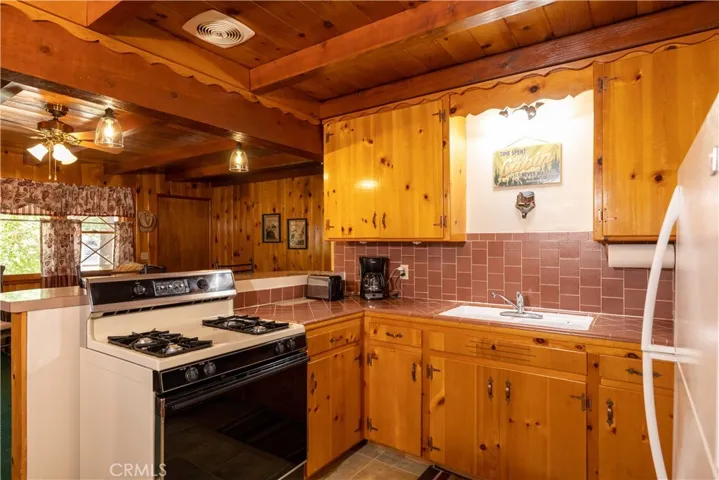 328 E Mojave Boulevard, Big Bear City, California 92314