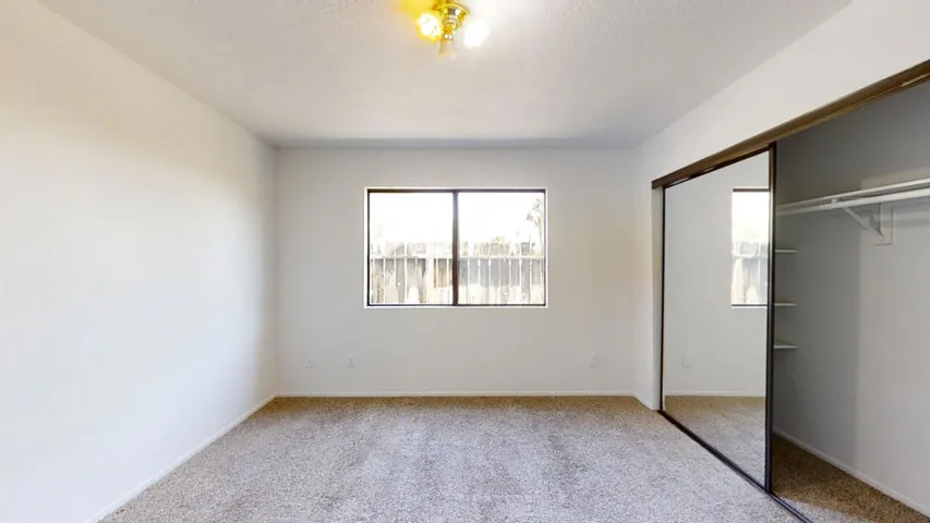 Ave Juarez 2 g bed