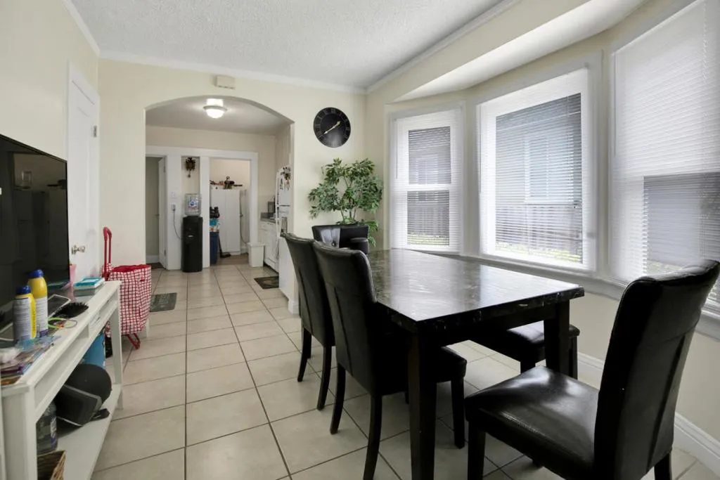 734 Linden Avenue, Burlingame, California 94010 home-pic-3