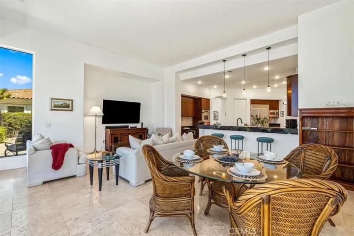 212 Loch Lomond Road, Rancho Mirage, California 92270