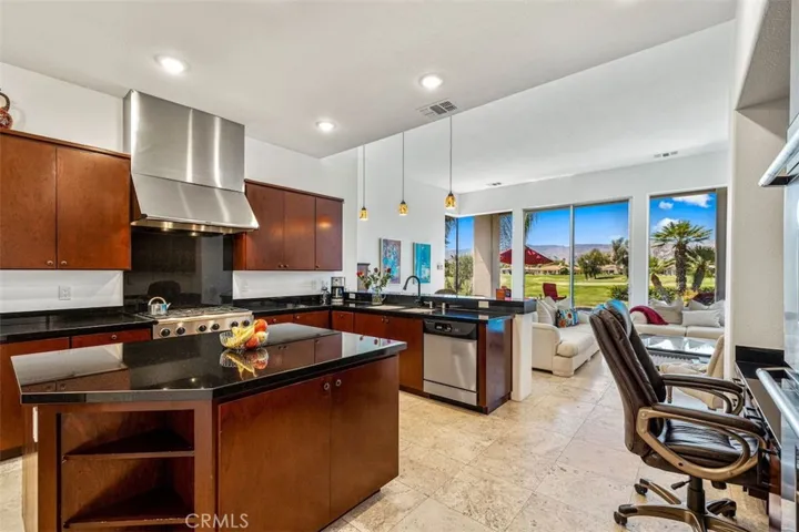 212 Loch Lomond Road, Rancho Mirage, California 92270