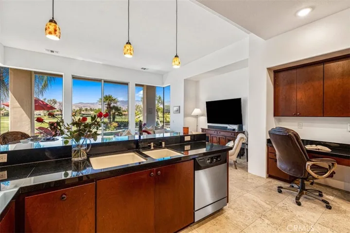 212 Loch Lomond Road, Rancho Mirage, California 92270