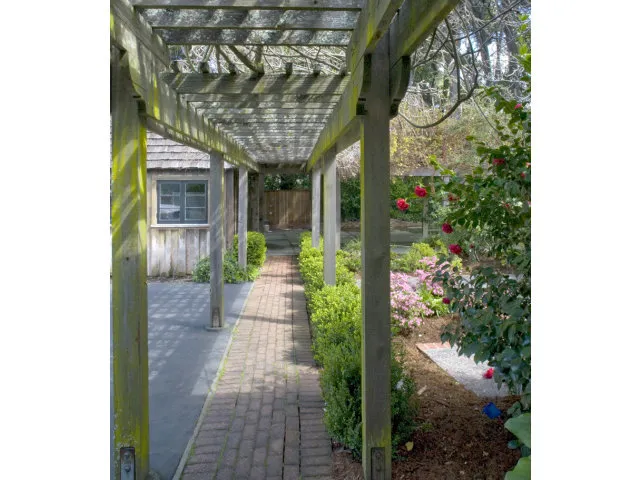 812 Irwin Drive, Hillsborough, California 94010