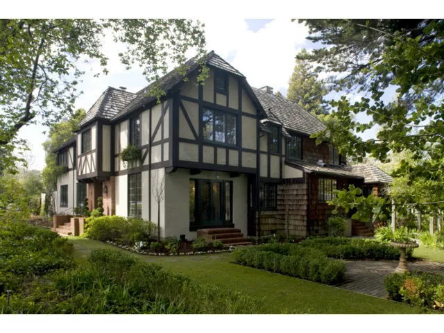 812 Irwin Drive, Hillsborough, California 94010