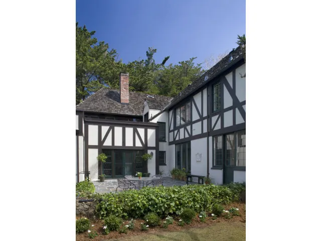 812 Irwin Drive, Hillsborough, California 94010