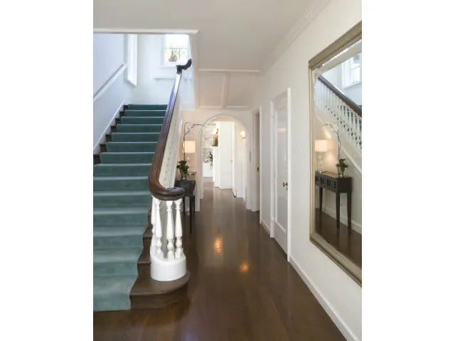 812 Irwin Drive, Hillsborough, California 94010