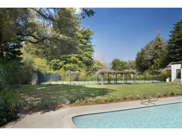 812 Irwin Drive, Hillsborough, California 94010
